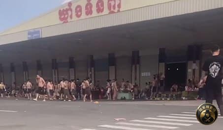 #网友爆料：金边旧机场每天送来几十人现在大仓都住不下了，全部