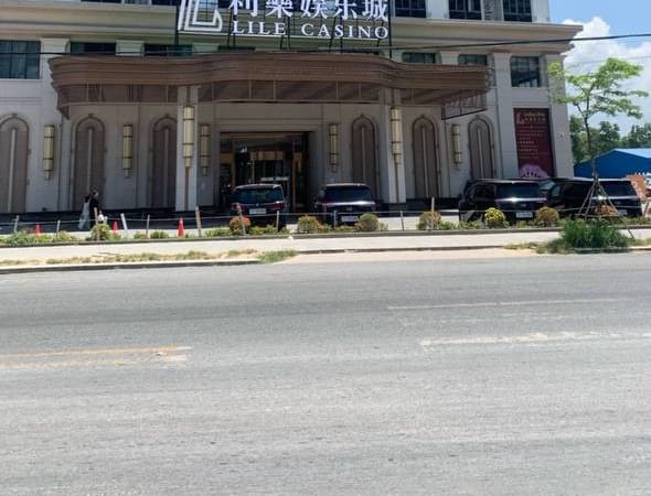 #群友爆料：位于🇰🇭西港“利乐娱乐城”内疑似存在大规模电信诈