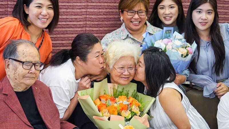 Hong Kong flower market bustling on Mother’s Day, but bargains bloom on mainland