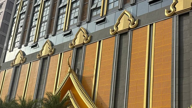 #网友投稿 #金边

金街移民局在酒店查护照。一个房间一