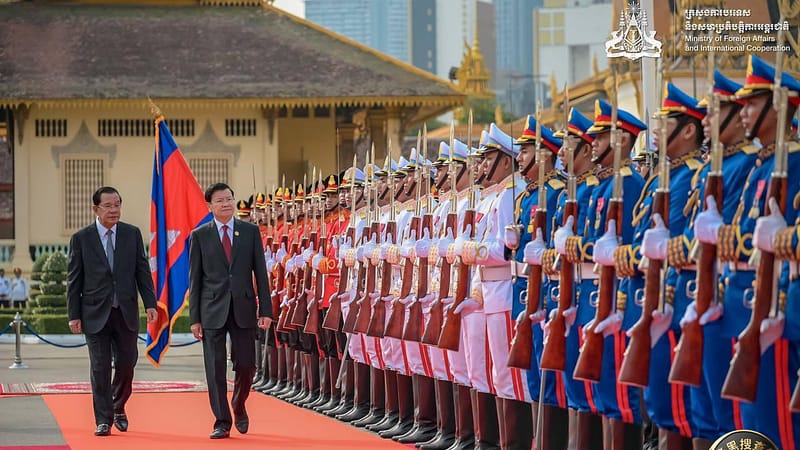 柬老两国重申：绝不允许敌对势力利用本国领土破坏对方安全