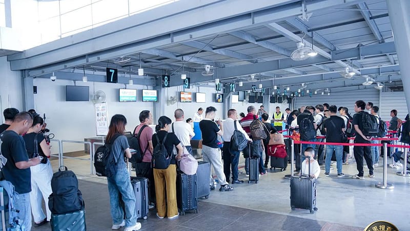 西港-厦门直飞航线正式复航

昨天下午，西港省长蒙西那亲
