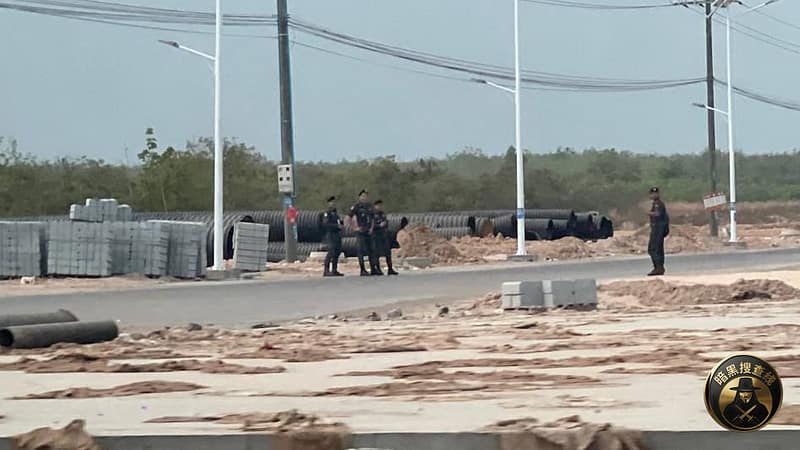 #最新消息：刚从8号过去，黑桃A路口宪兵在检查进出车辆。