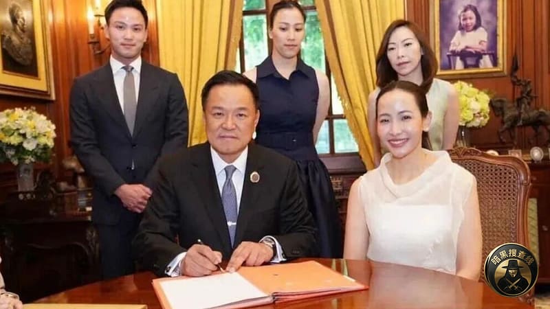 泰国总理今日登记结婚

今天上午，泰国总理阿努廷与伴侣塔