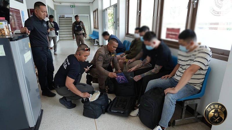 泰国警局截获中国“灰产”团伙：从柬边境偷渡入泰，搜出近300