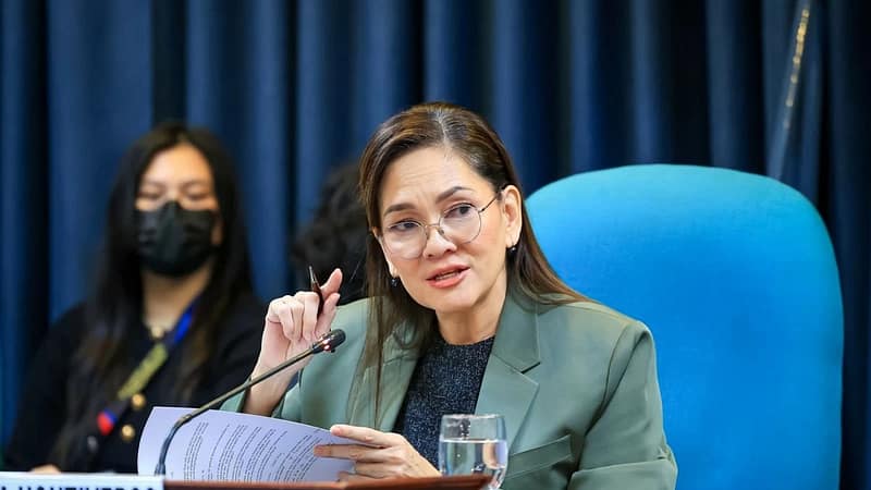 #洪蒂维罗斯要求中国驻菲大使：先道歉，再谈会面

菲律宾