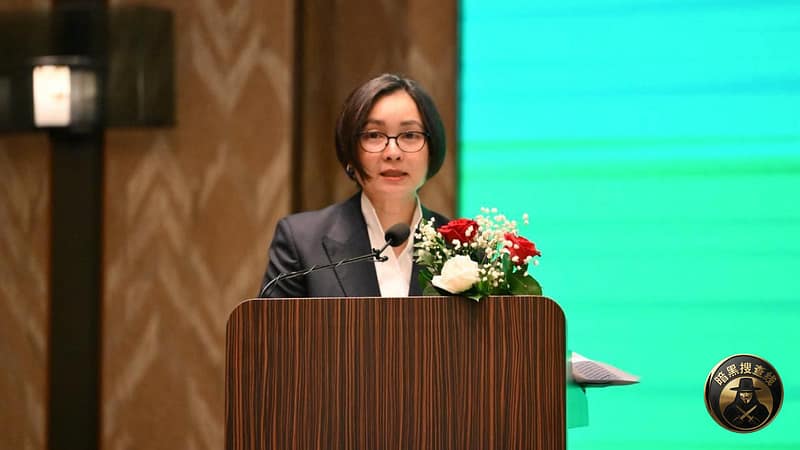 柬央行行长：不要挤兑，不然没有钱取

昨天，柬埔寨国家银