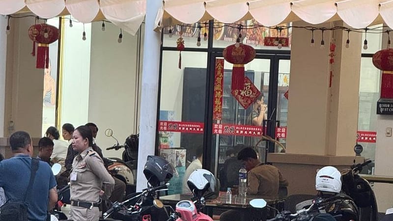 #网友投稿 #金边 #炳发城

炳发城刚刚又被宪兵检查了