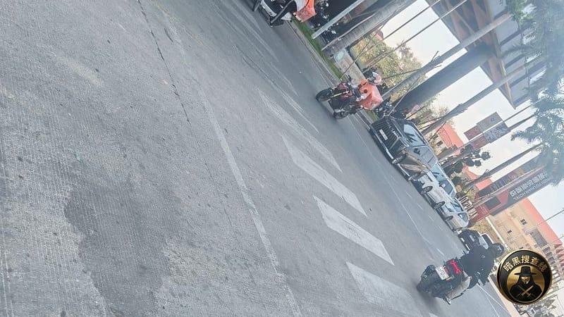 #群友反馈：刚刚永旺二径地普尔曼，楼下几十号宪兵，在里面的兄