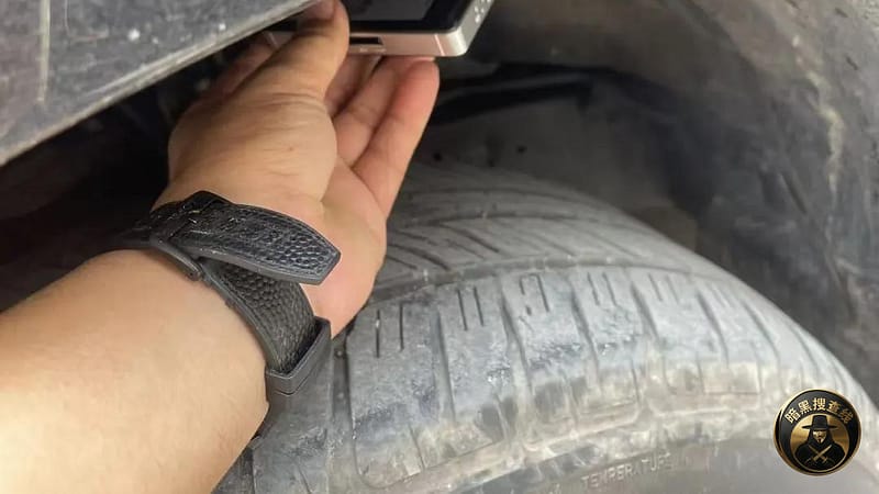 金边街头惊现豪车“扫街”定位器：华人险遭跟踪绑架？

有