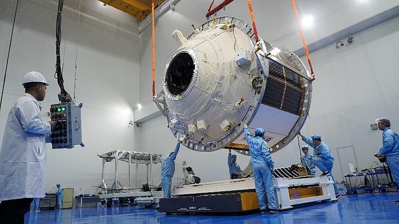 China says desert moss suited to Mars as it tests hi-tech tools for space and astronauts