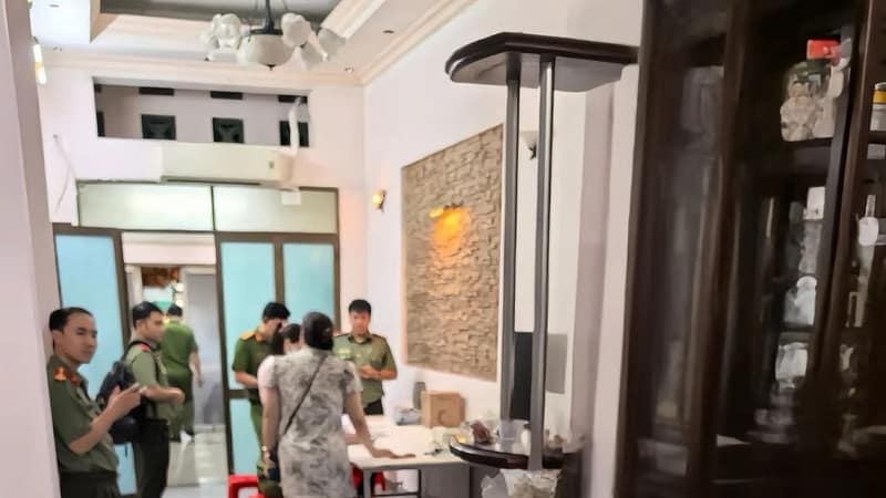 #群友投稿：据说越南最近严查，推推们一定要注意！

刚才
